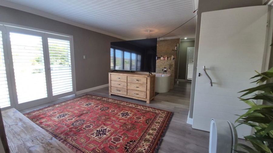 To Let 6 Bedroom Property for Rent in Num Num Cape Estate Western Cape